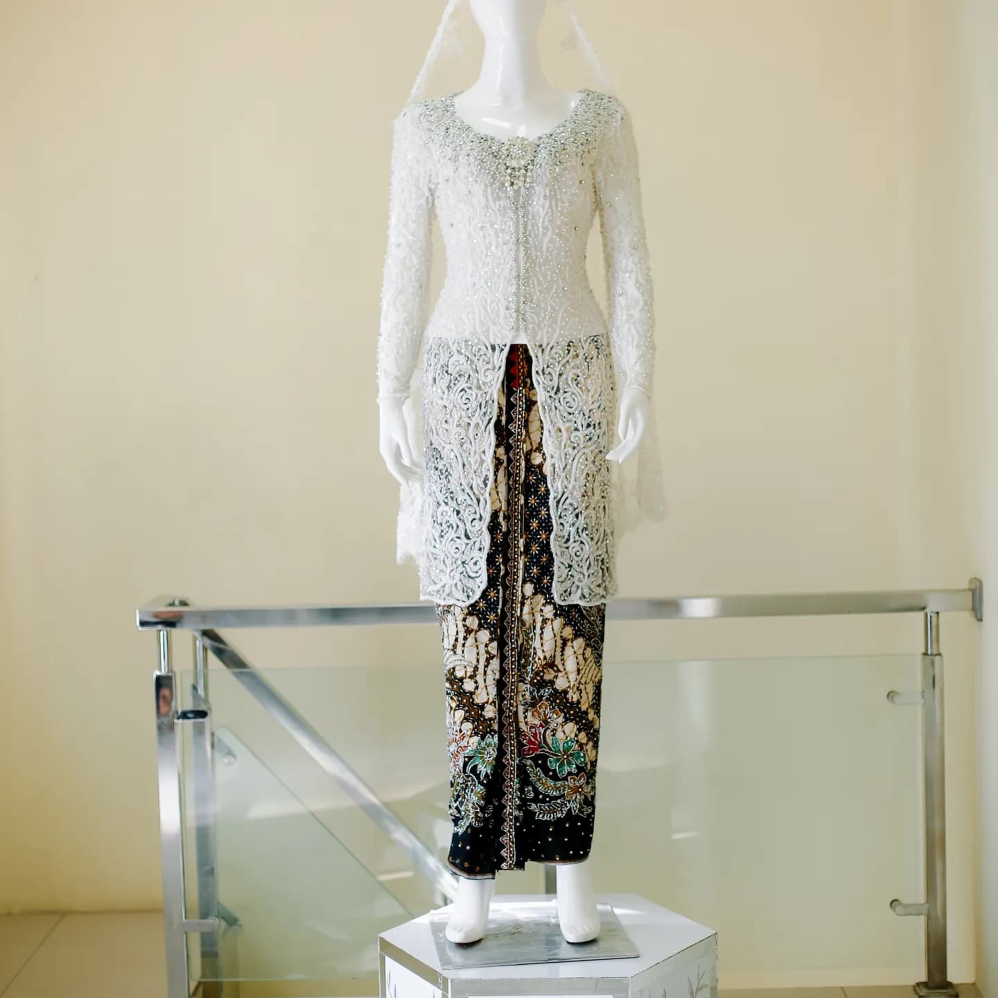 Aruna Kebaya Set