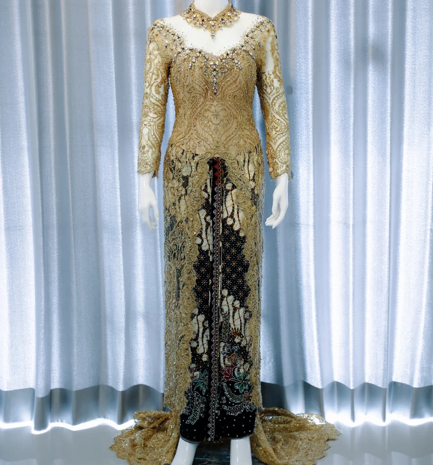 Jenar Kebaya Set